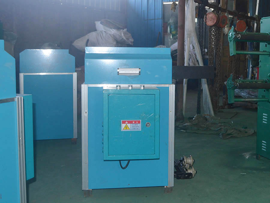 變頻大卷裝粗紗絡(luò)紗機(jī)